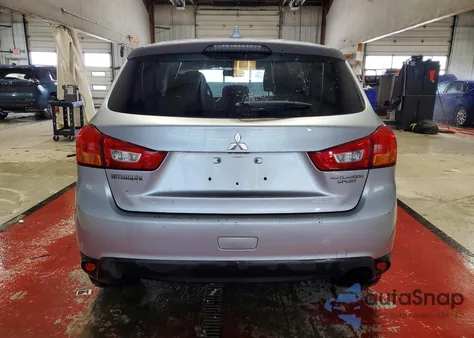 2017 Mitsubishi Outlander Sport Es z USA, uszkodzony, nr VIN JA4AP3AU2HZ007469